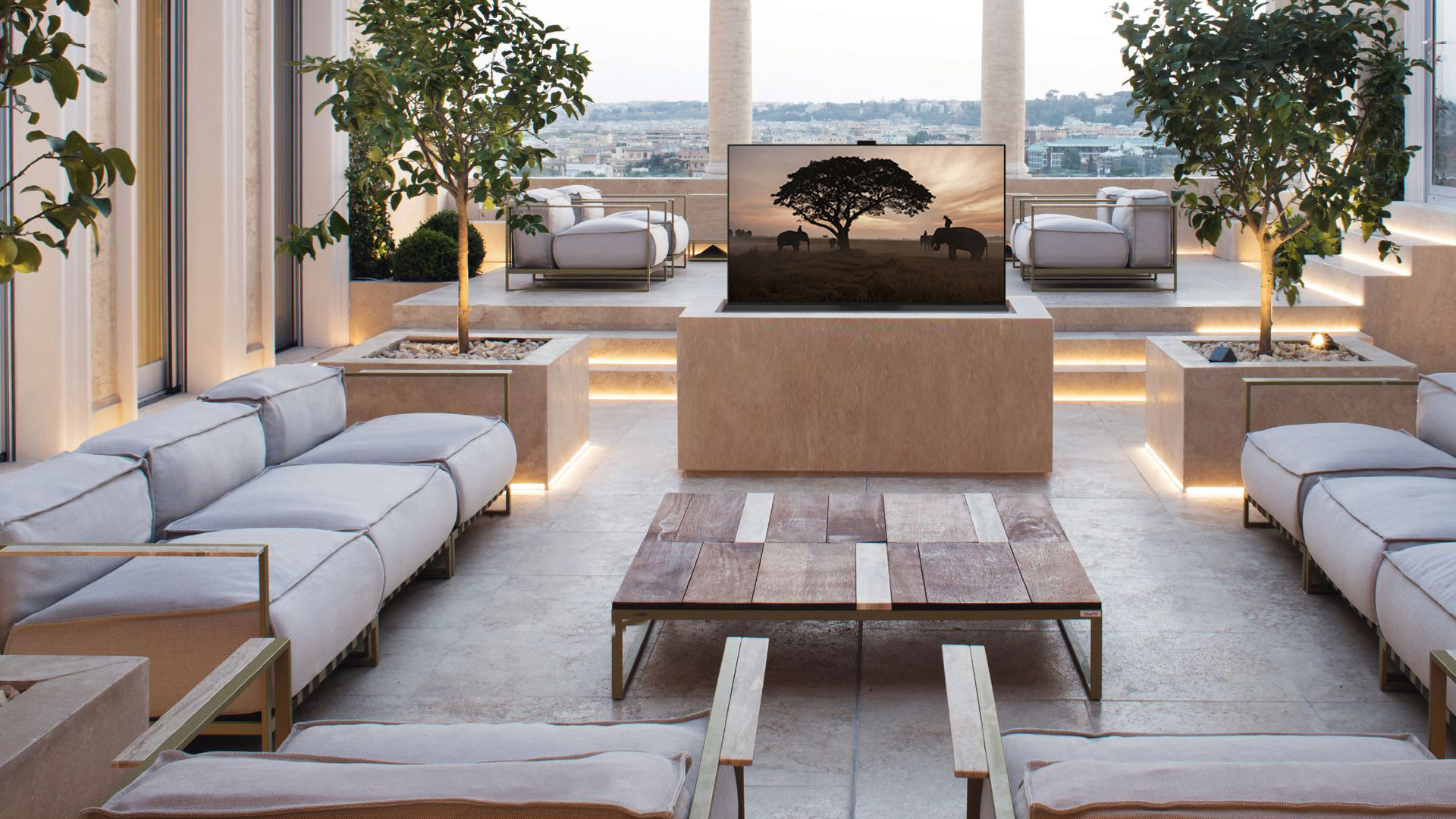 come nascondere la tv in terrazzo
